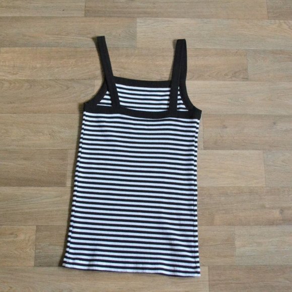 NWOT Old Navy Ribbed Slim Fit Striped Black and White Cami Tank Size Small - Picture 3 of 5